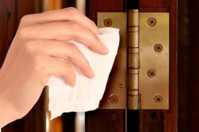 Cómo arreglar puertas que rechinan sin cambiarlas