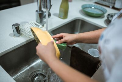 5 trucos para limpiar la cocina con pasta de dientes