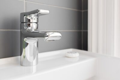 Baño limpio y ordenado