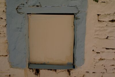 Burlete en una ventana