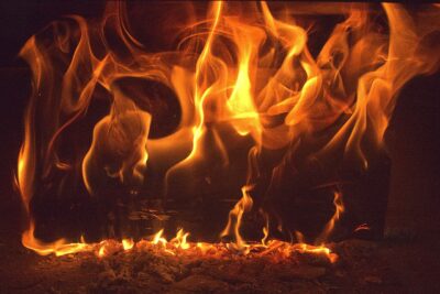 Chimenea encendida