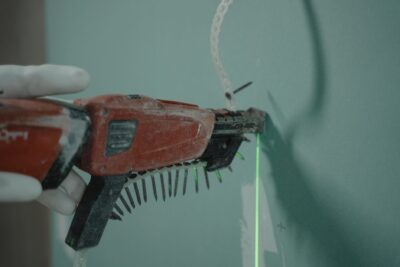 Cómo hacer reparaciones de drenaje