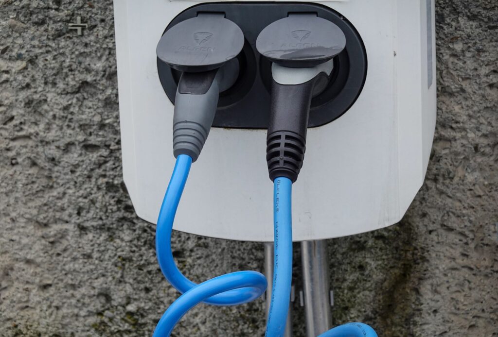 Cómo hacer reparaciones eléctricas en el hogar