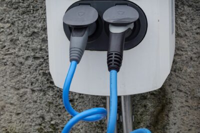 Cómo hacer reparaciones eléctricas en el hogar