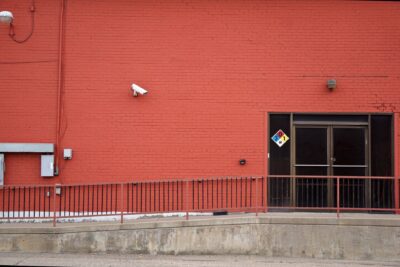 ¿Es más seguro retirar el amianto de un edificio o dejarlo allí?