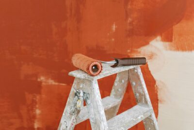 ¿Quitar el papel tapiz o pintar encima?